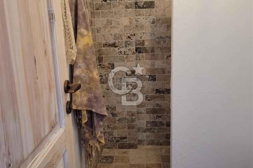 Ayvalık Küçükköy Havuzlu Sitede Eşyalı Kiralık 1+1 Daire 