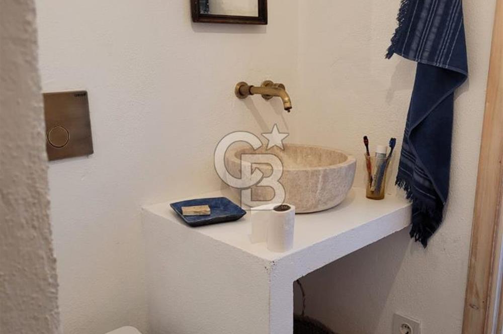 Ayvalık Küçükköy Havuzlu Sitede Eşyalı Kiralık 1+1 Daire 