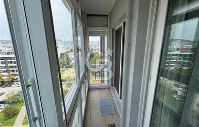 Bostanlı merkezde deniz manzaralı ferah ve aydınlık daire