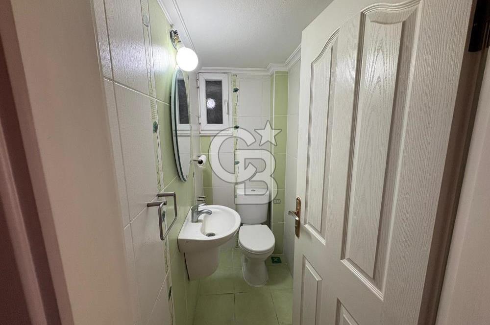 Bostanlı merkezde deniz manzaralı ferah ve aydınlık daire