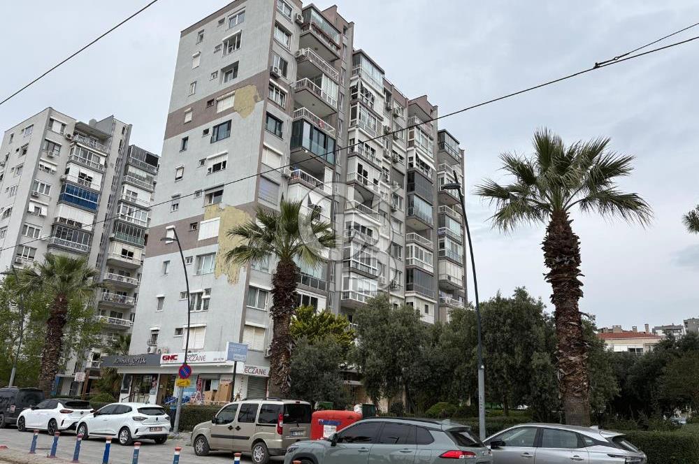 Bostanlı merkezde deniz manzaralı ferah ve aydınlık daire