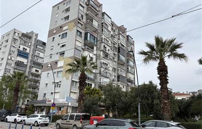 Bostanlı merkezde deniz manzaralı ferah ve aydınlık daire