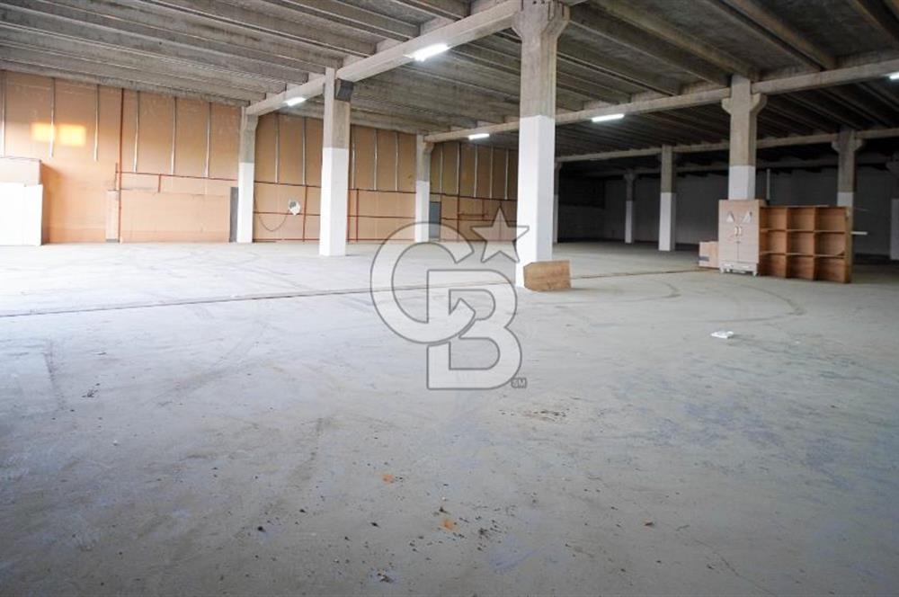 SALİHPAŞALAR'DA KURUMSAL'A KİRALIK 3300 M2 " PLAZA & SHOWROOM "