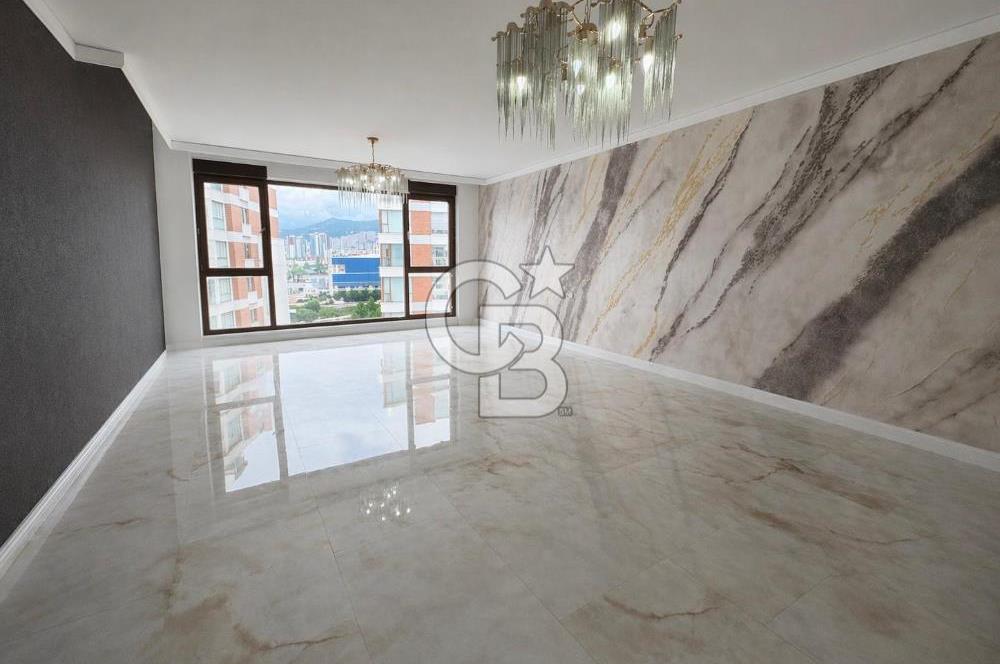 Kaşüstü Orna Park'ta Satılık Deniz Manzaralı 196 m² Lüks Daire