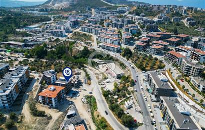 Kuşadası İkiçeşmelik'te Kiralık Köşe Konumlu Mağaza