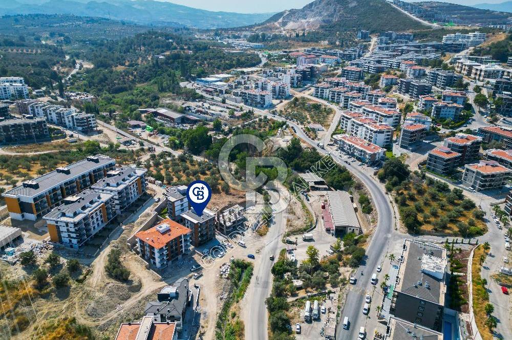 Kuşadası İkiçeşmelik'te Kiralık Köşe Konumlu Mağaza