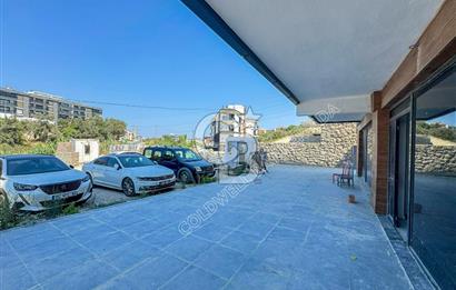 Kuşadası İkiçeşmelik'te Kiralık Köşe Konumlu Mağaza