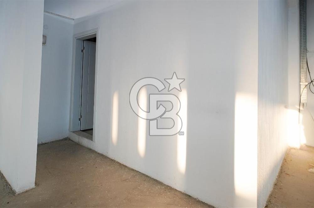 SALİHPAŞALAR'DA KURUMSAL'A KİRALIK 3300 M2 " PLAZA & SHOWROOM "