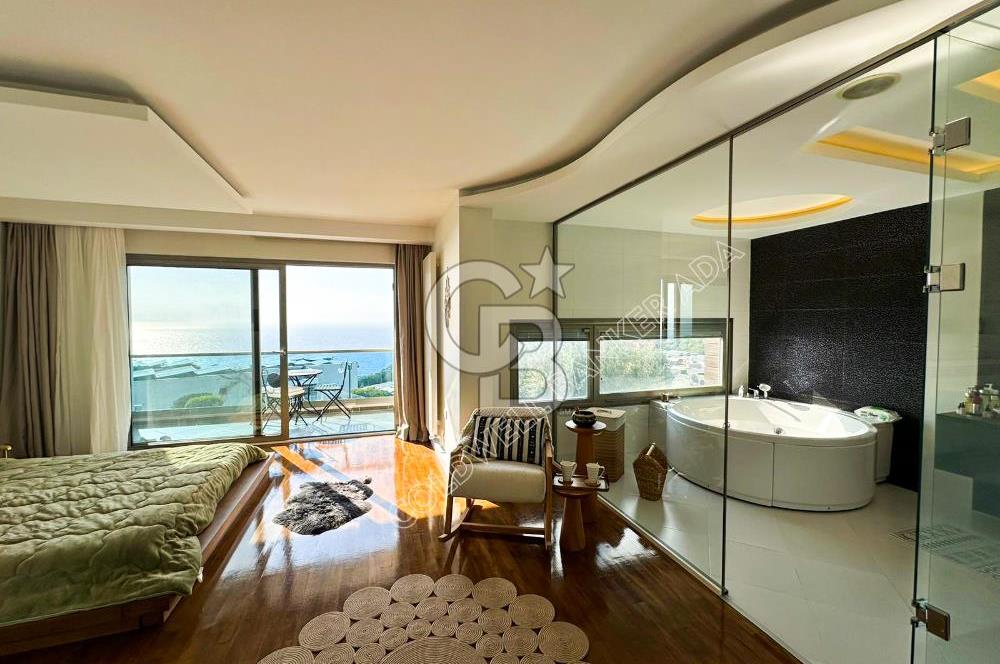 Kuşadası’nda Eşsiz Yaşam Fırsatı Deniz Manzaralı 4+1  Bahçe Dubleksi 