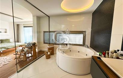 Kuşadası’nda Eşsiz Yaşam Fırsatı Deniz Manzaralı 4+1  Bahçe Dubleksi 