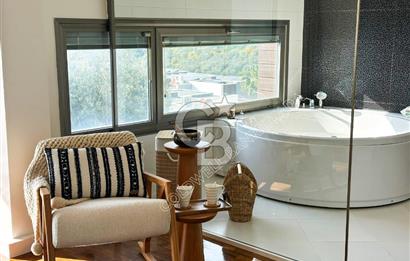 Kuşadası’nda Eşsiz Yaşam Fırsatı Deniz Manzaralı 4+1  Bahçe Dubleksi 