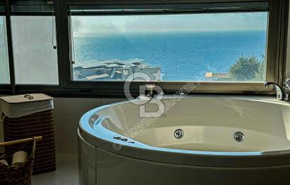 Kuşadası’nda Eşsiz Yaşam Fırsatı Deniz Manzaralı 4+1  Bahçe Dubleksi 