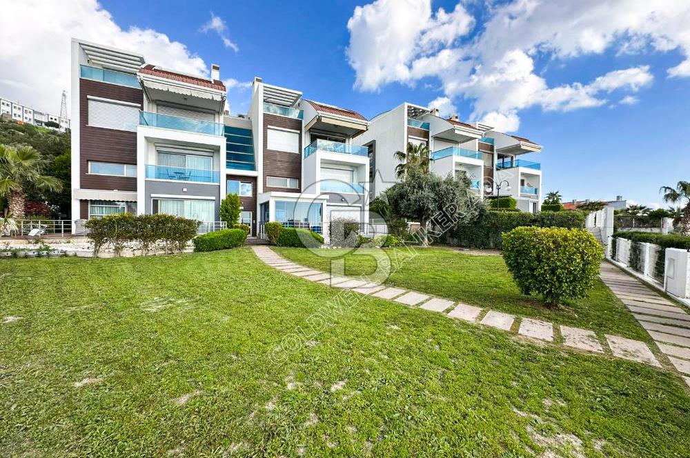 Kuşadası’nda Eşsiz Yaşam Fırsatı Deniz Manzaralı 4+1  Bahçe Dubleksi 