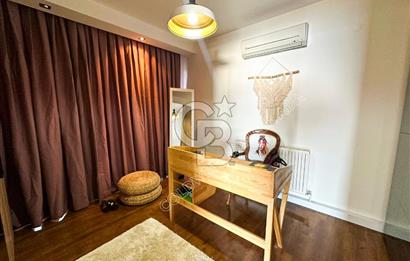 Kuşadası’nda Eşsiz Yaşam Fırsatı Deniz Manzaralı 4+1  Bahçe Dubleksi 