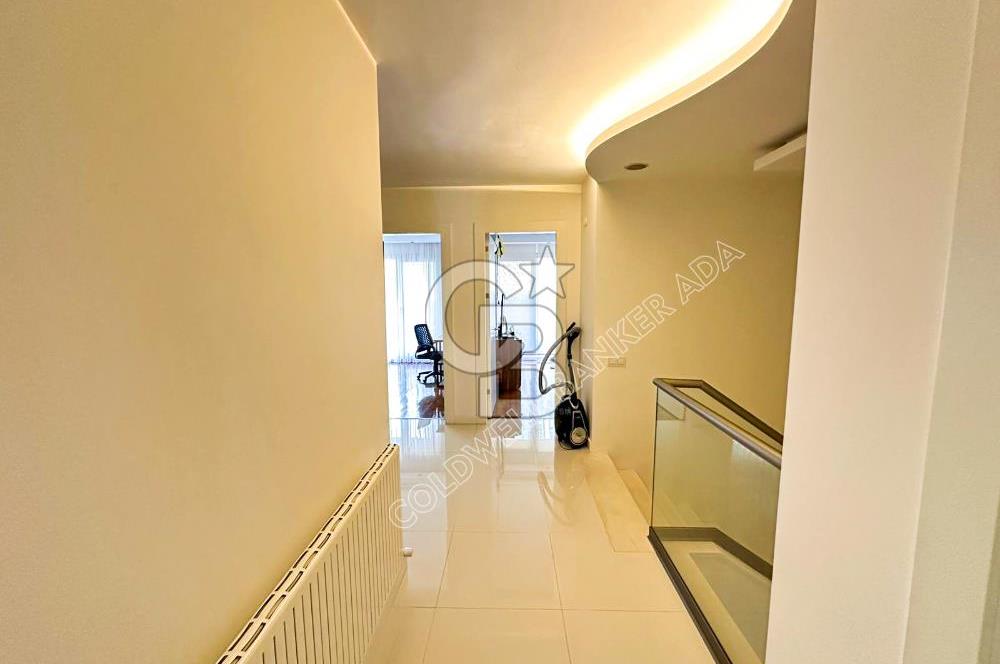 Kuşadası’nda Eşsiz Yaşam Fırsatı Deniz Manzaralı 4+1  Bahçe Dubleksi 