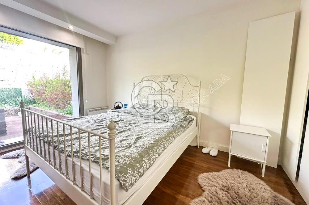 Kuşadası’nda Eşsiz Yaşam Fırsatı Deniz Manzaralı 4+1  Bahçe Dubleksi 