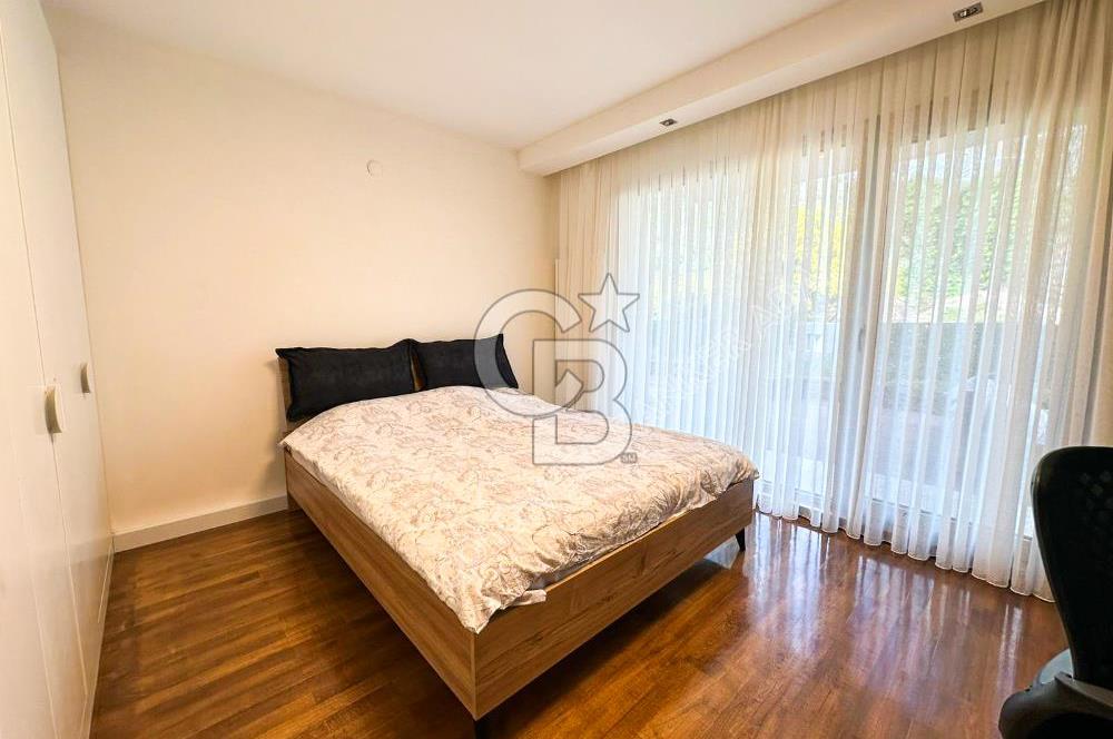 Kuşadası’nda Eşsiz Yaşam Fırsatı Deniz Manzaralı 4+1  Bahçe Dubleksi 