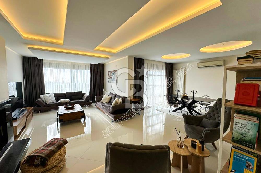 Kuşadası’nda Eşsiz Yaşam Fırsatı Deniz Manzaralı 4+1  Bahçe Dubleksi 