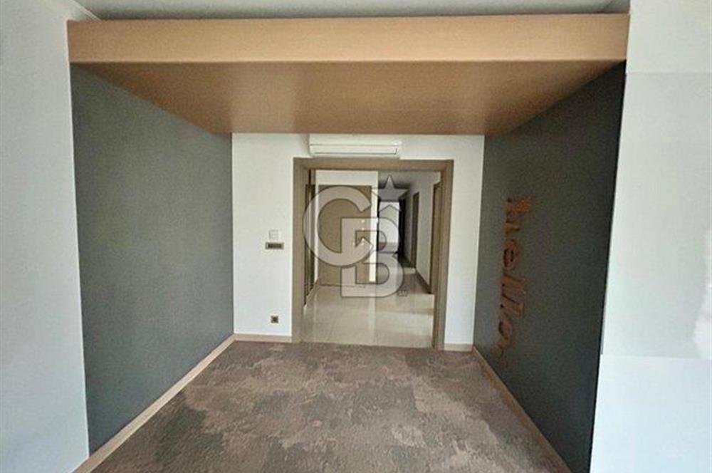 Suadiye Bağdat cad üzerinde yeni binada boş 3+1 güvenlikli daire