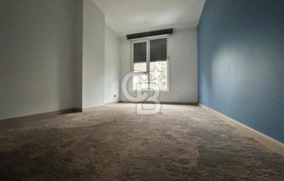 Suadiye Bağdat cad üzerinde yeni binada boş 3+1 güvenlikli daire