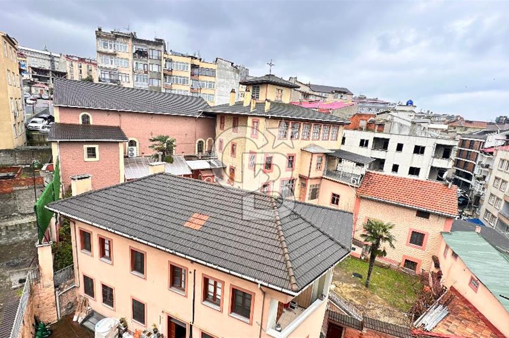 MEYDANA YÜRÜME MESAFESİNDE KİRALIK DAİRE