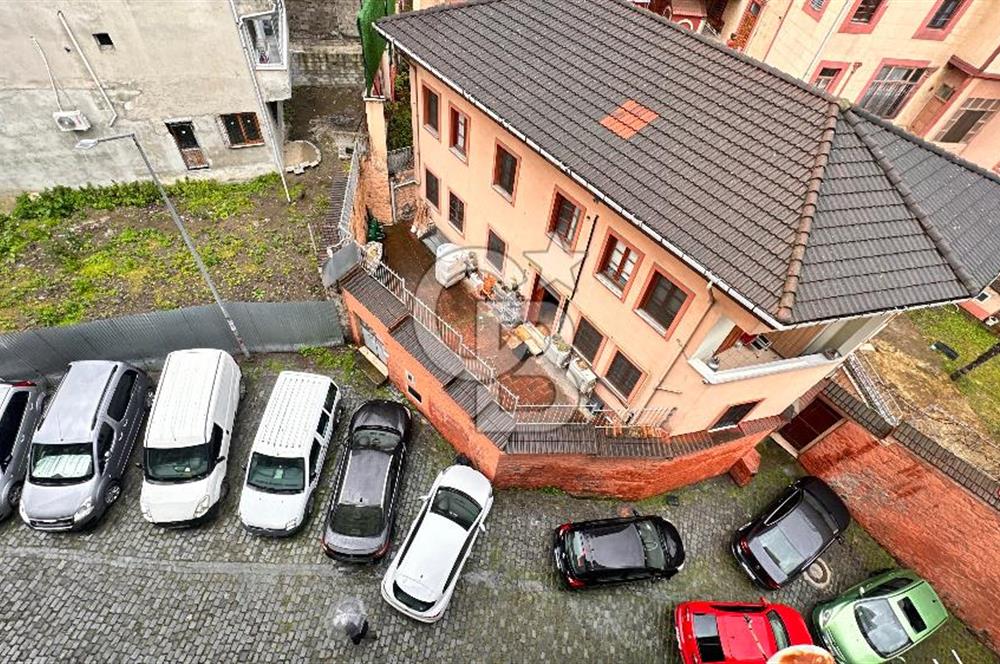 MEYDANA YÜRÜME MESAFESİNDE KİRALIK DAİRE