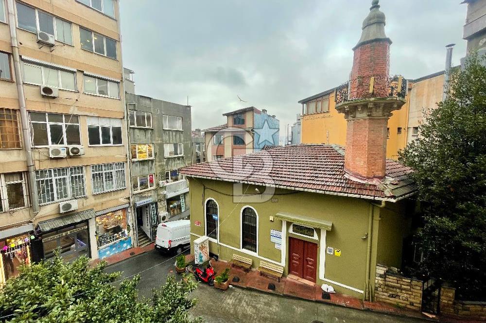 BEYOĞLU EMEKYEMEZ MAHALLESİ ŞİŞHANE HANDA KİRALIK OFİS