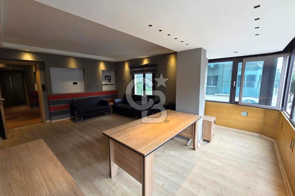 GİRNE CADDESİ ÜZERİNDE 2+1 KÖŞE SATILIK DAİRE..