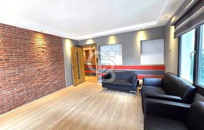 GİRNE CADDESİ ÜZERİNDE 2+1 KÖŞE SATILIK DAİRE..