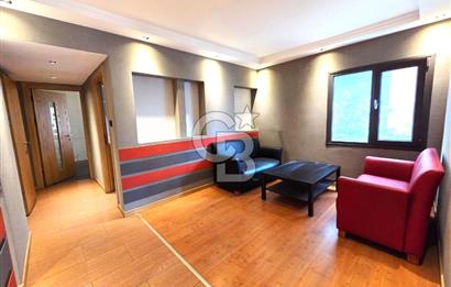 GİRNE CADDESİ ÜZERİNDE 2+1 KÖŞE SATILIK DAİRE..