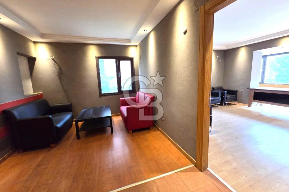 GİRNE CADDESİ ÜZERİNDE 2+1 KÖŞE SATILIK DAİRE..