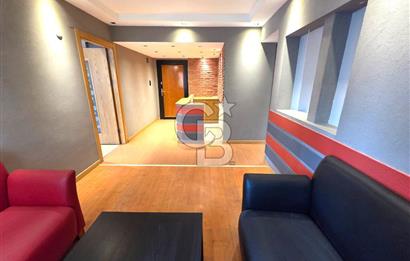 GİRNE CADDESİ ÜZERİNDE 2+1 KÖŞE SATILIK DAİRE..