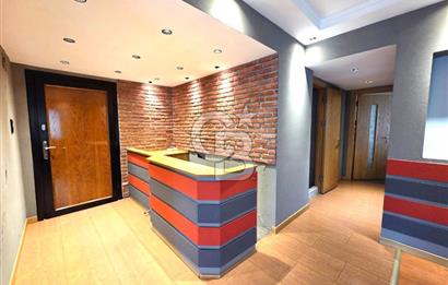 GİRNE CADDESİ ÜZERİNDE 2+1 KÖŞE SATILIK DAİRE..