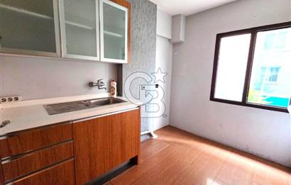 GİRNE CADDESİ ÜZERİNDE 2+1 KÖŞE SATILIK DAİRE..