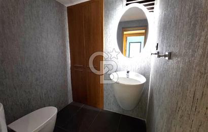 GİRNE CADDESİ ÜZERİNDE 2+1 KÖŞE SATILIK DAİRE..