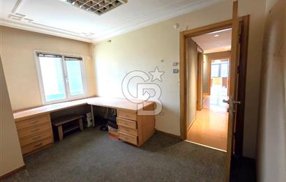 GİRNE CADDESİ ÜZERİNDE 2+1 KÖŞE SATILIK DAİRE..