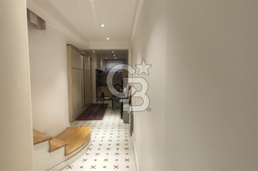 Sultanahmet Cankurtaranda Satılık Müstakil Bina Deniz Manzaralı