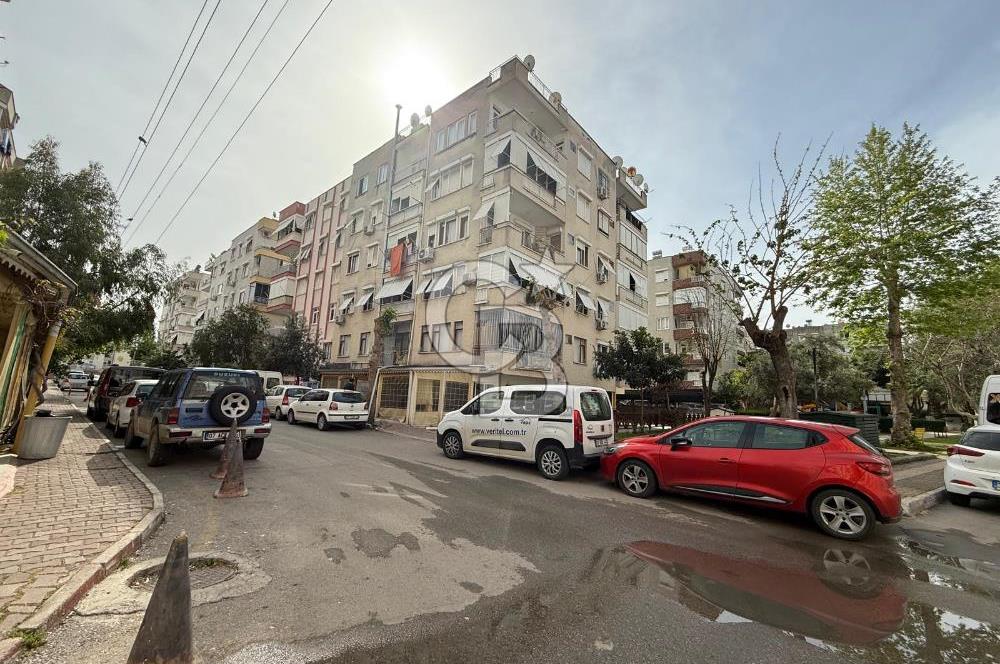 YILDIZ’DA DEFTARDARLIĞA 100 M. MESAFEDE SATILIK DÜKKAN 