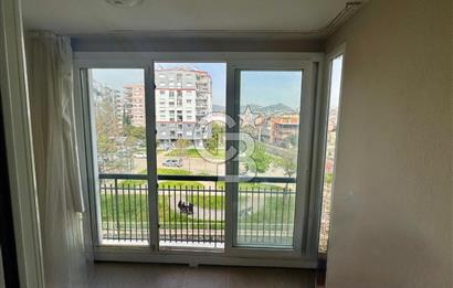 İzmir Bayraklı Şehir Hastanesi Yakını D.Gazlı Satılık 3+1 Saire