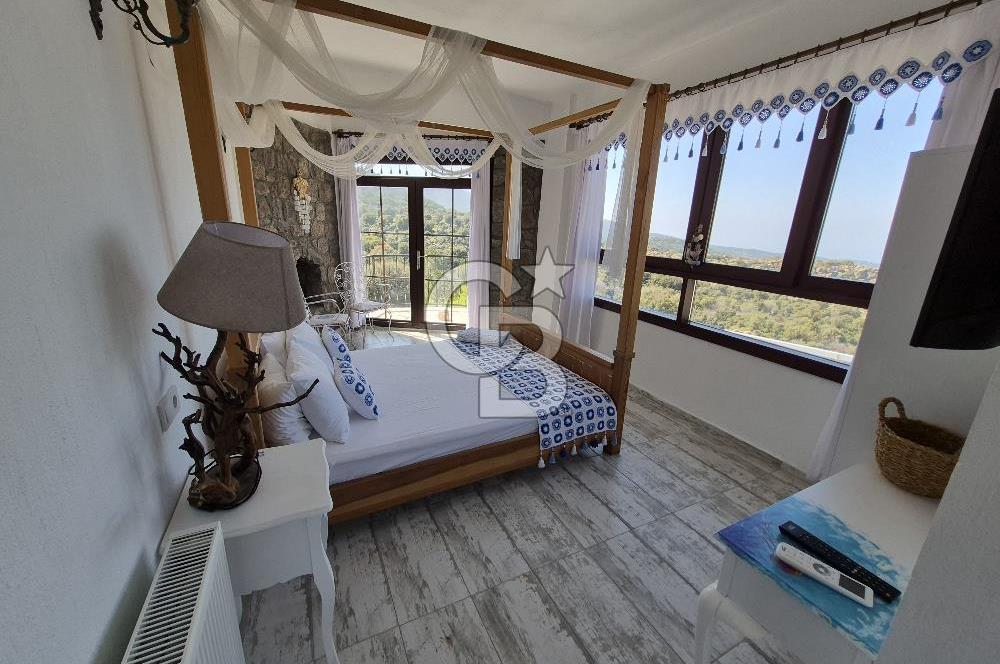 DİKİLİ'DE DENİZ MANZARALI 6 ODALI TAŞ BUTİK OTEL