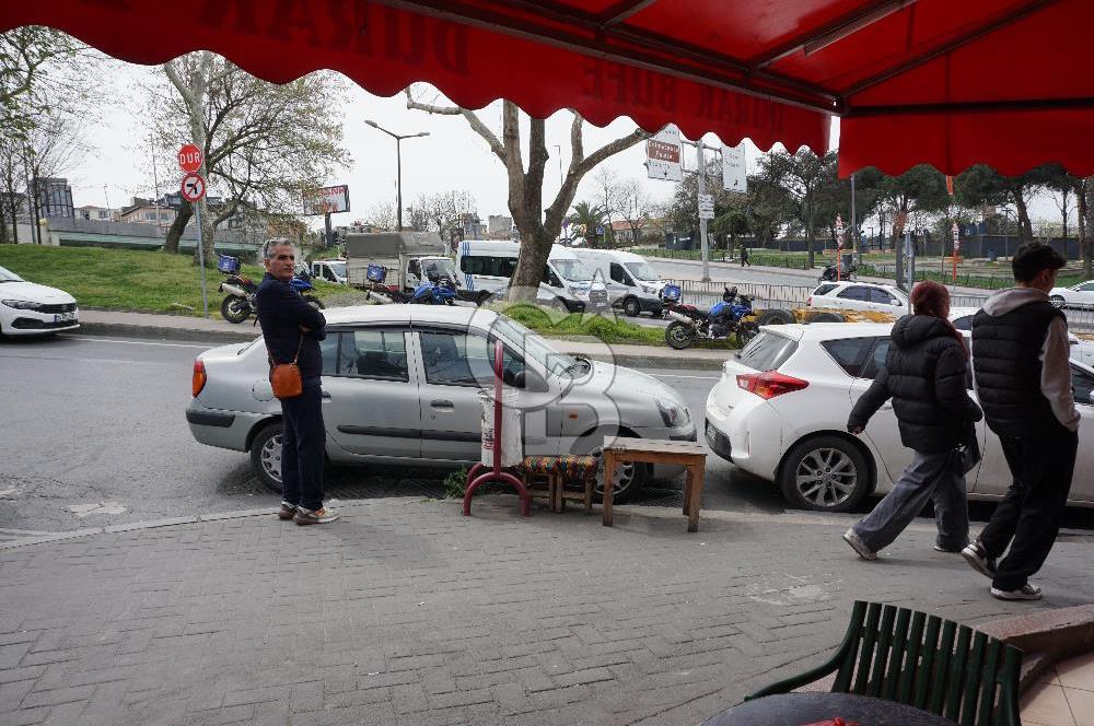 Minibüs Durağının İçerisinde Devren Kiralık Büfe