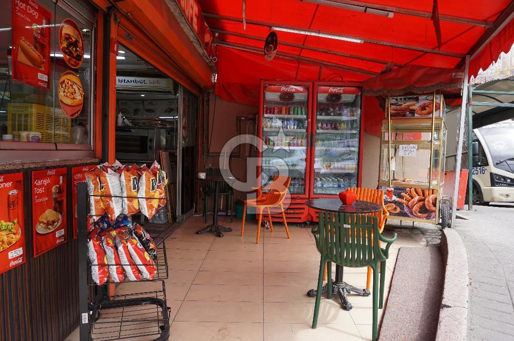 Minibüs Durağının İçerisinde Devren Kiralık Büfe