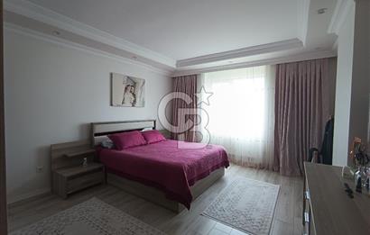 Cumhuriyet mahalllesinde 135m2 tadilatlı 2 balkonlu daire