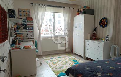 Cumhuriyet mahalllesinde 135m2 tadilatlı 2 balkonlu daire