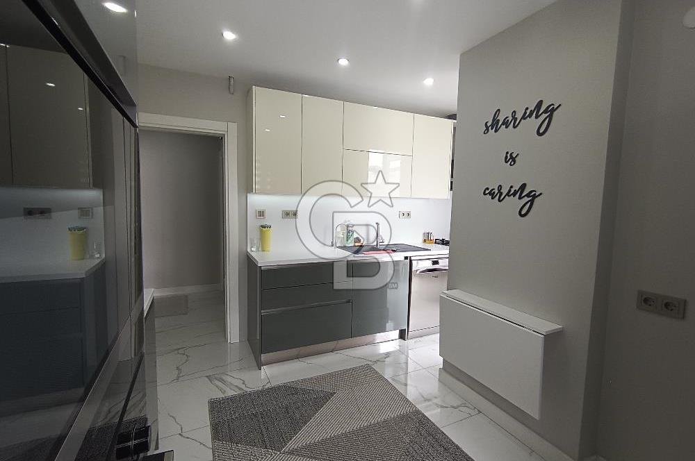 Cumhuriyet mahalllesinde 135m2 tadilatlı 2 balkonlu daire