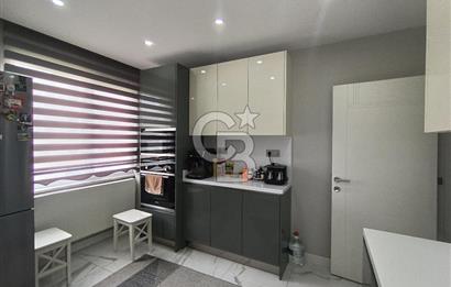 Cumhuriyet mahalllesinde 135m2 tadilatlı 2 balkonlu daire