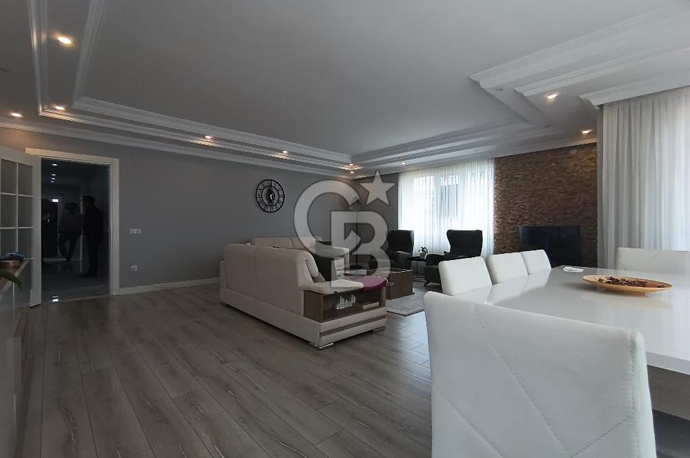 Cumhuriyet mahalllesinde 135m2 tadilatlı 2 balkonlu daire