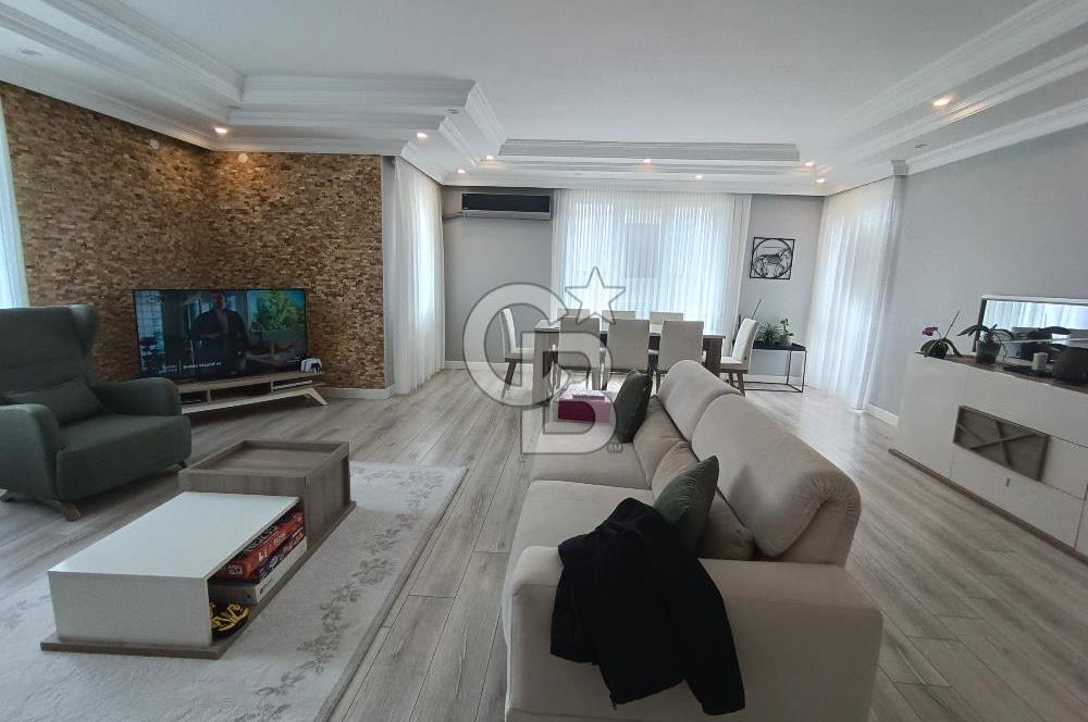 Cumhuriyet mahalllesinde 135m2 tadilatlı 2 balkonlu daire