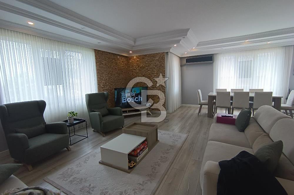 Cumhuriyet mahalllesinde 135m2 tadilatlı 2 balkonlu daire