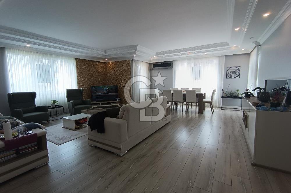 Cumhuriyet mahalllesinde 135m2 tadilatlı 2 balkonlu daire